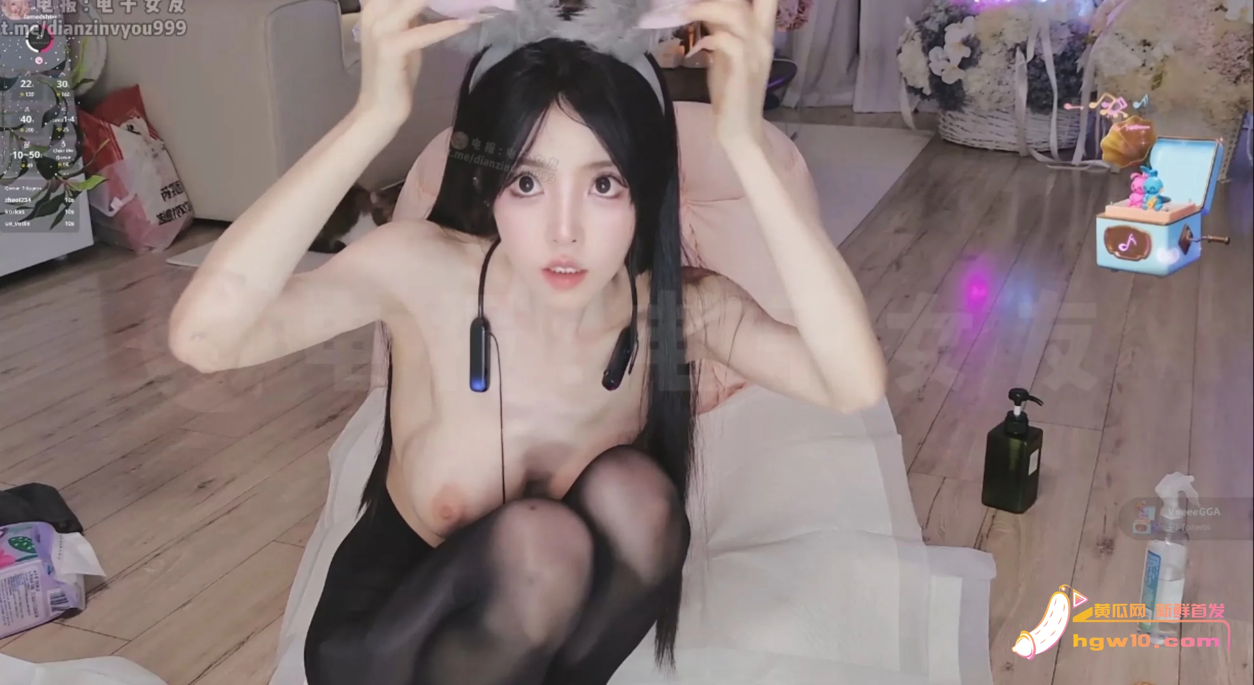 ST站女主播Mmian_6直播录屏：黑丝造型与道具互动实录