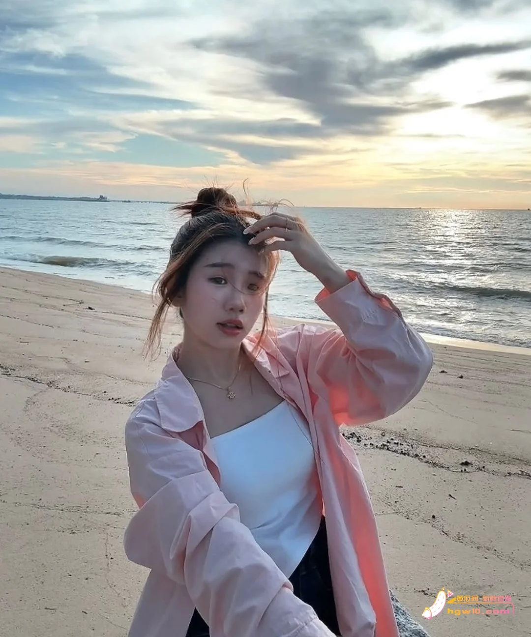 04年高颜值美春佩早期私密视频外流，娇喘声引热议