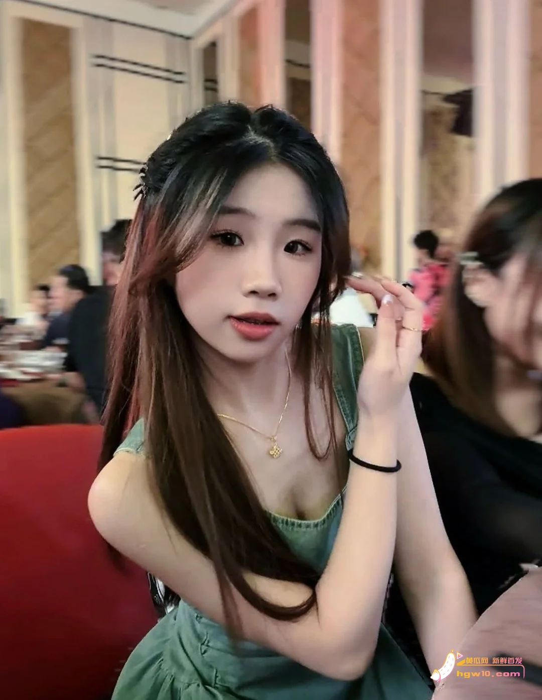 04年高颜值美春佩早期私密视频外流，娇喘声引热议