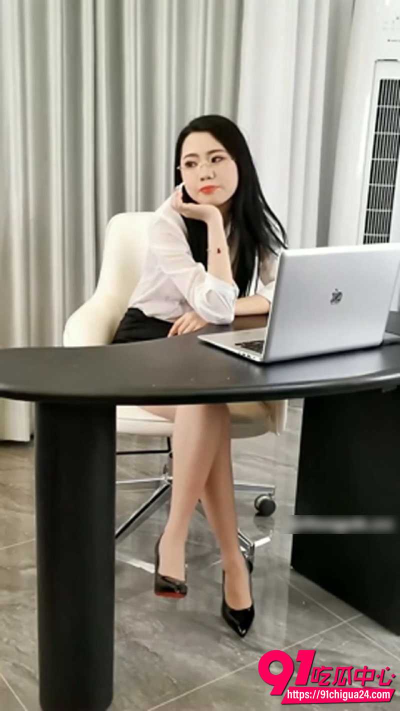 PANS新人模特嘉嘉 首次拍摄直播回放录屏 白衬衫OL黑裙露穴撩人！
