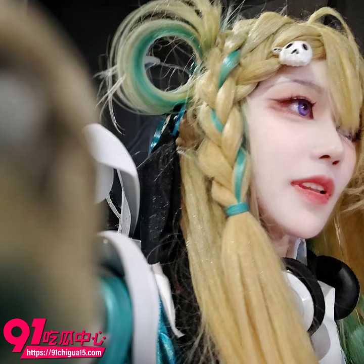 B站一只塔娅娅Su公共厕所被变态偷拍7