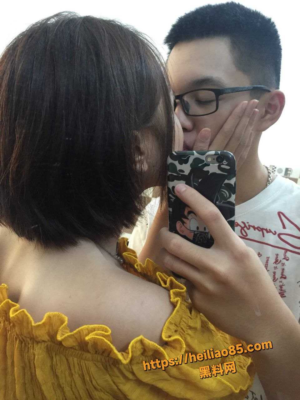 越南年轻情侣 Lisa 手机遗失亲密视频泄露 后入舔逼私密画面全曝光