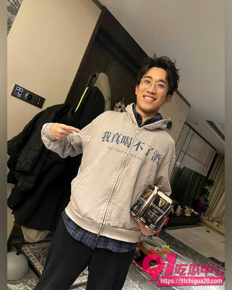 音乐剧演员陈楷控诉前女友严小北出轨 9