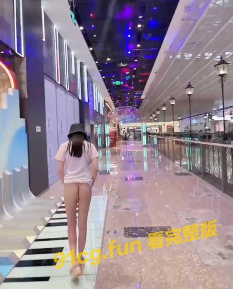 露出界顶流 娜娜 各种户外暴露视频流出 闹区饭店街边人前大胆露出挑战