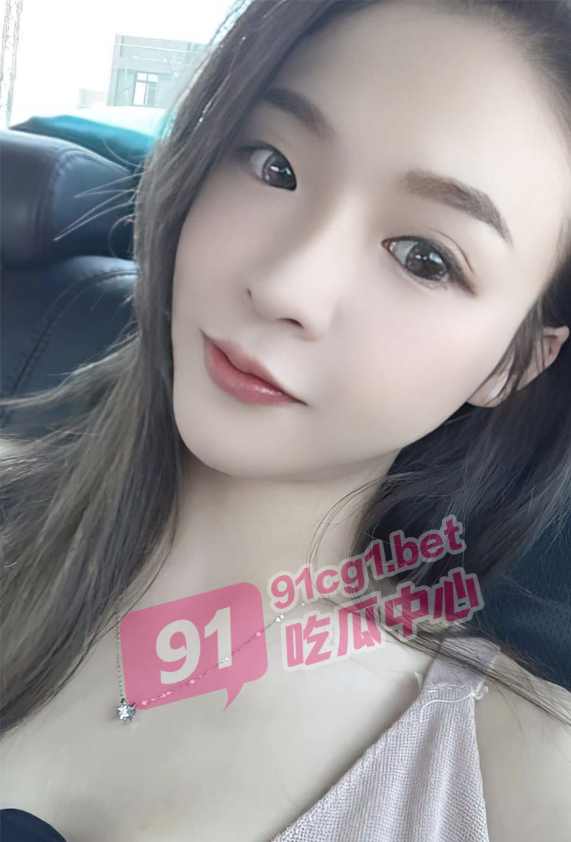 【台湾校花超软的】校花级女友高诗妍裸舞诱惑男友遭泄密 完美裸露3点 自慰高潮太极品了！