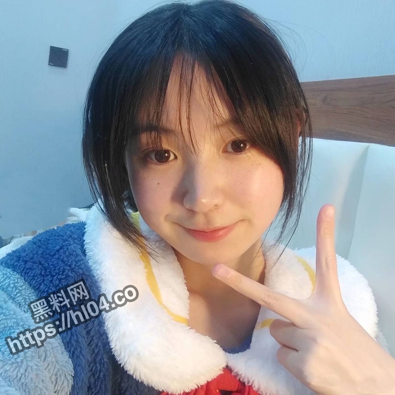 遍地反差婊 河北美术学院播音系大一学生 张子怡 母狗视频流出