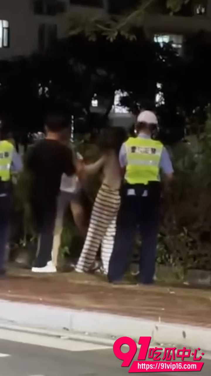 精神小妹打架视频3