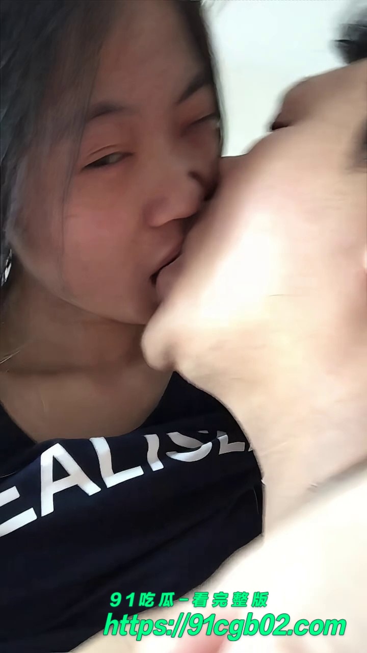 清纯反差妻子百度云泄密 撩衣喂奶舌吻舔逼 俩人私密激情视频流出