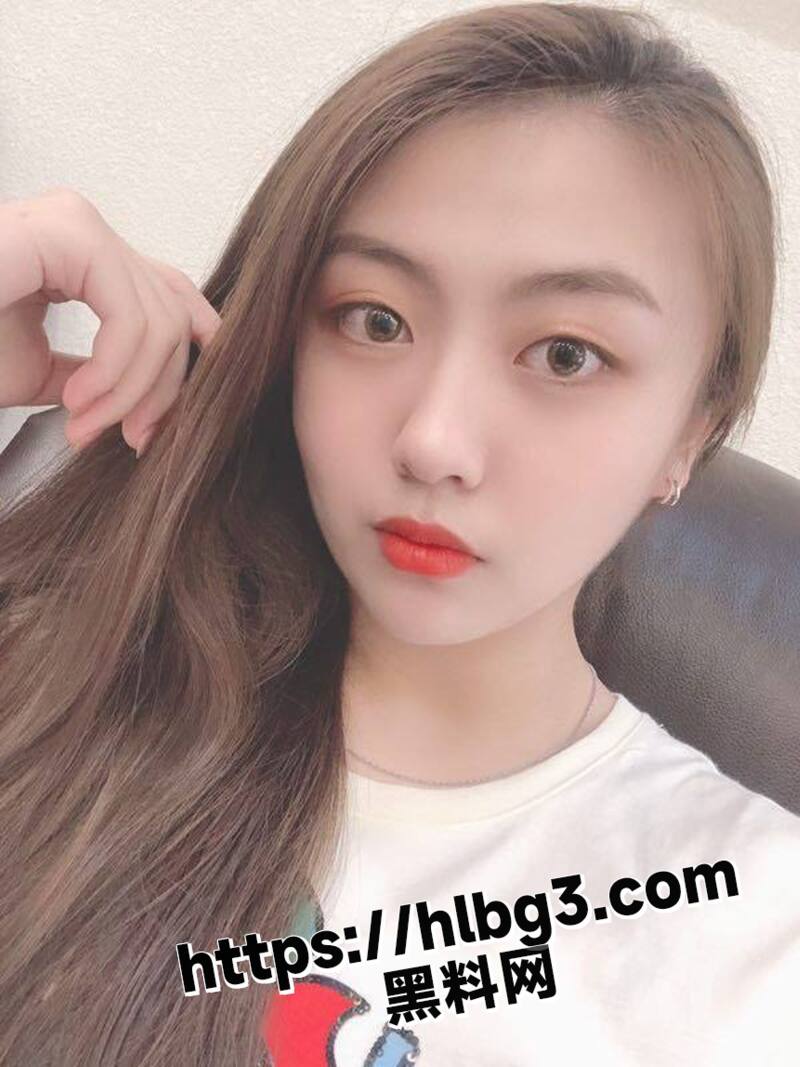 天津中国民航大学毕业李佩佩 任人乱操的骚婊子床上尽显骚态 简直就是反差界的天花板！