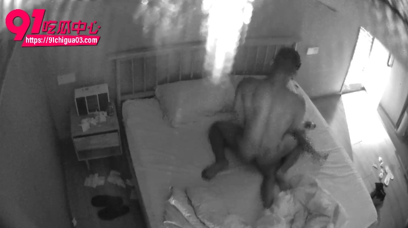 酒店偷拍神作视频 娇小甜妹收男友奢侈品后秒变骚货 口交肉棒舔菊花 各种姿势猛干到腿软喷水叫床超浪