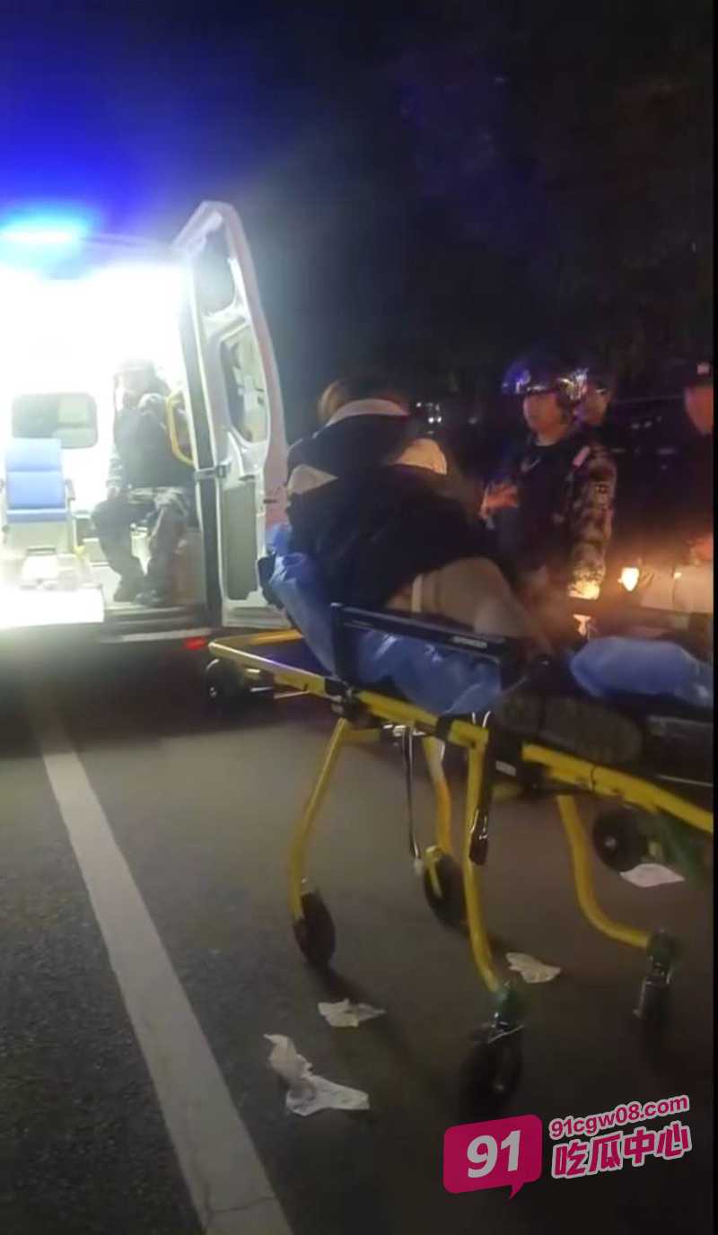 奇葩少女与狗狗做爱事件！浙江丹州紫竹山庄00后 与狗发生关系拔不出来上医院求救！ 配图