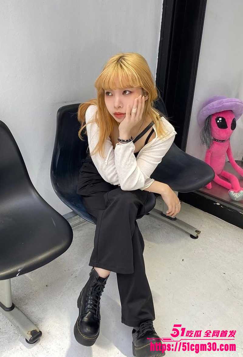 极品高颜值小网美不雅视频曝光  3 拷贝