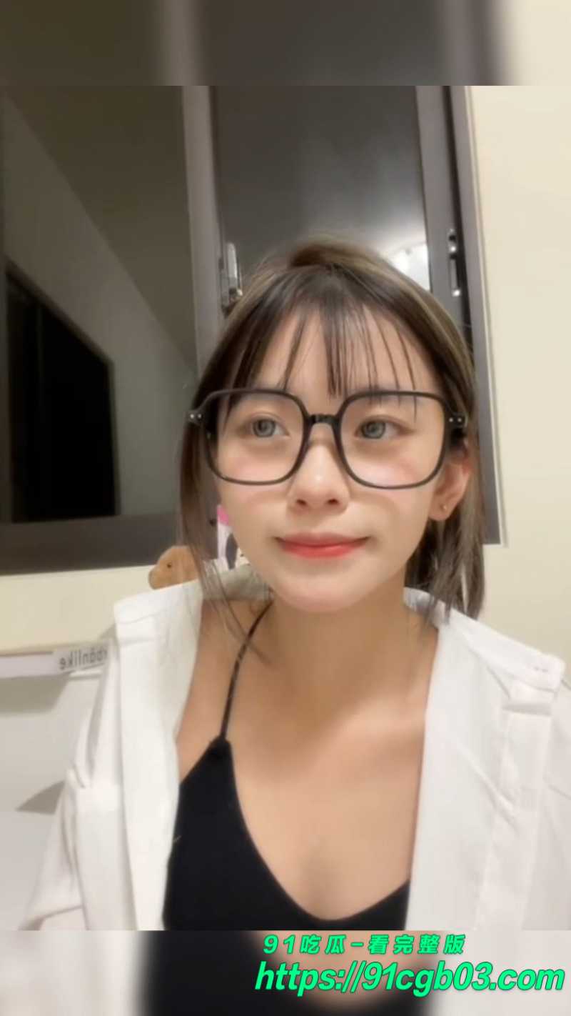 tk网红黄小唐勾引男网友裸聊网页素材1素材水印版