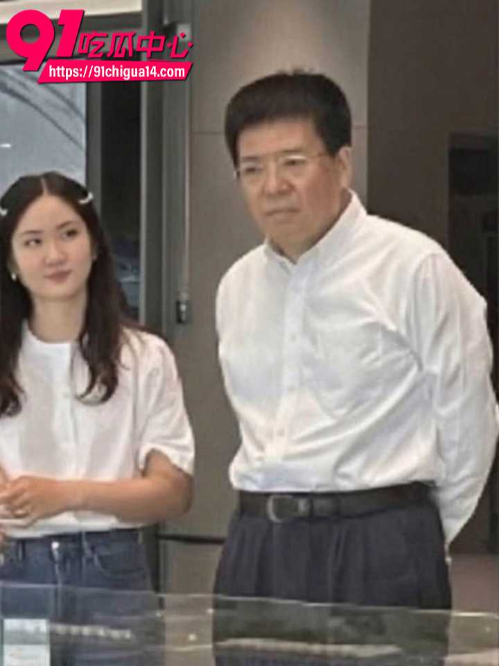 北美女留学生Caroline被曝真实身份王冰萱2