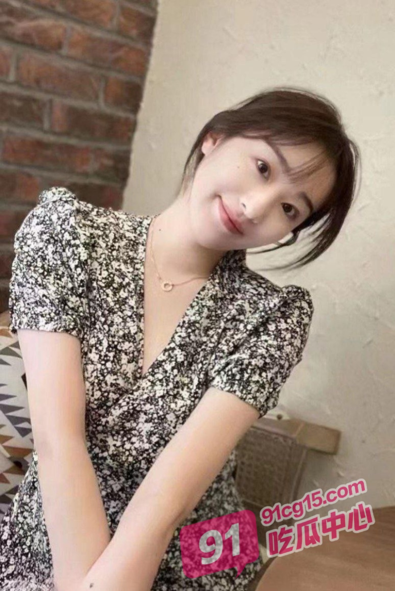 清纯美女的淫荡事 上海美女叶璇与男友青岛旅拍 走到哪操到哪！