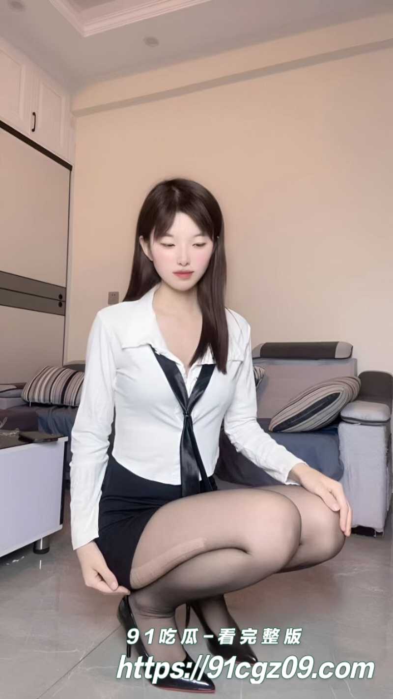 抖音女网红 初恋柠檬 跟金主爸爸视频裸聊 被录屏曝光！