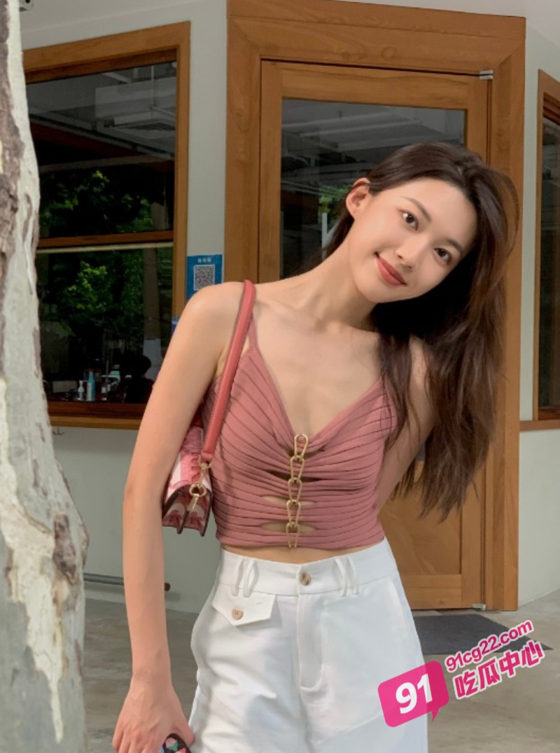 18线女演员遭导演潜规则 只为戏中露个脸 现实就得做狗奴！ 配图3