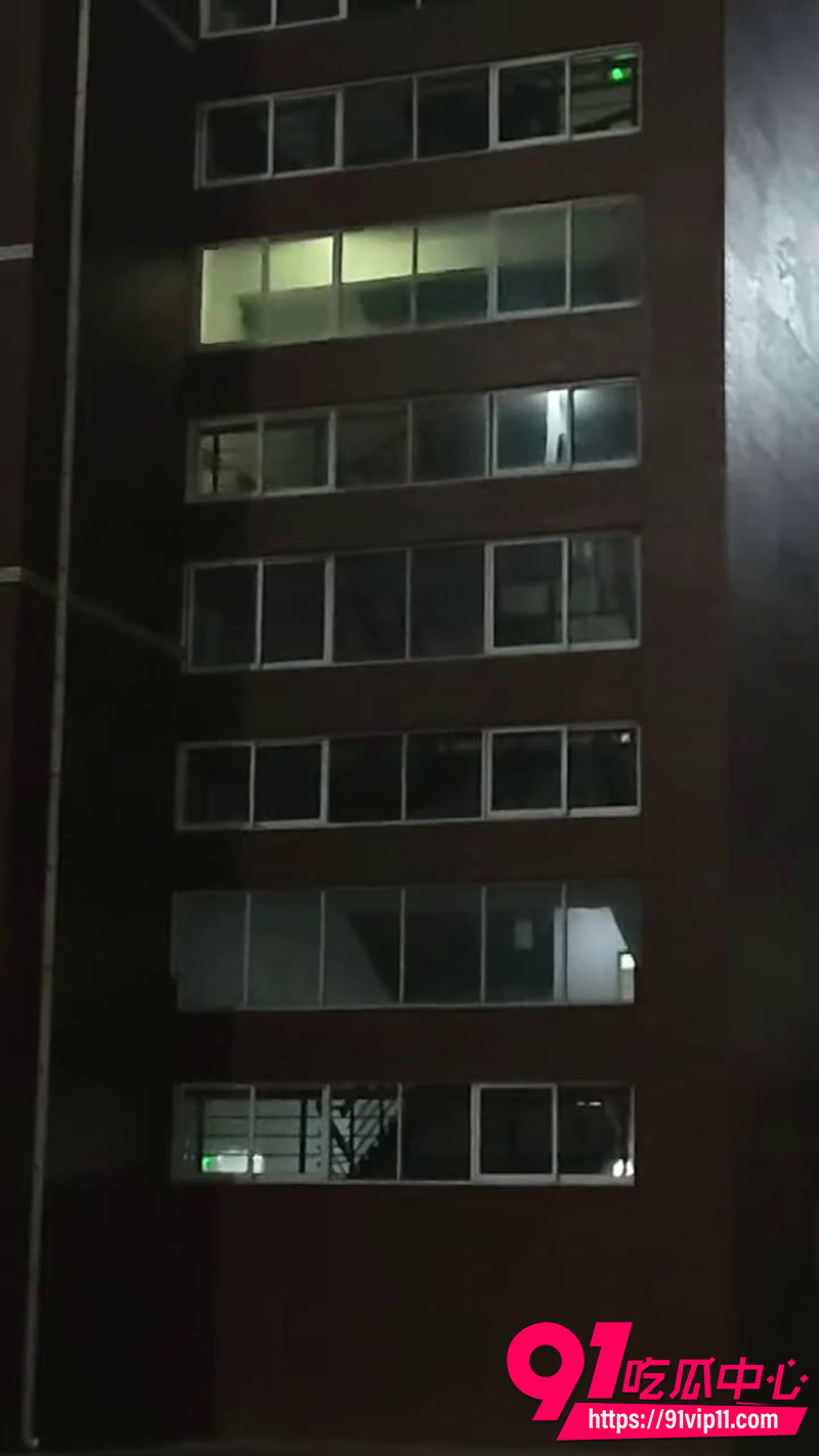 大昌七中深夜鬼敲门 凌晨敲门声诡异响起 开门却是空荡走廊！