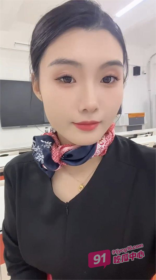泉州海洋职业学院洪冰炜边做爱边回男友消息！男友成了play的一环了！ 配图