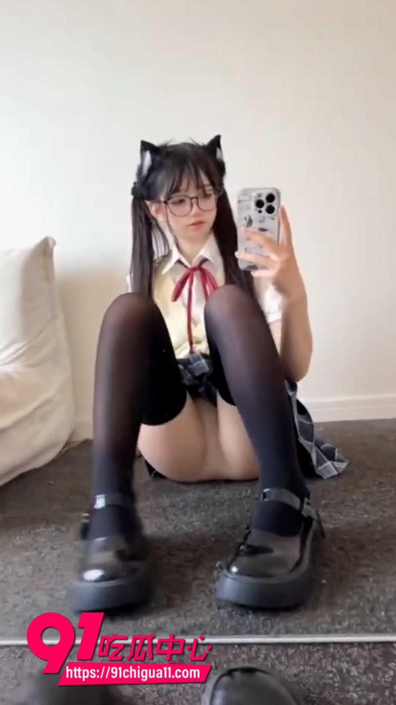 高颜值反差少女美羊羊桑大尺度福利视频曝光13