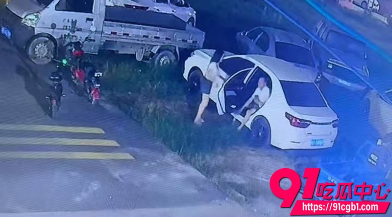 车震偷拍曝光 男女车内激情性爱 被监控清晰抓拍女主颜值身材不错 但地方选的不对被人监控录下尴尬了2 车震偷拍曝光 男女车内激情性爱 被监控清晰抓拍女主颜值身材不错 但地方选的不对被人监控录下尴尬了2