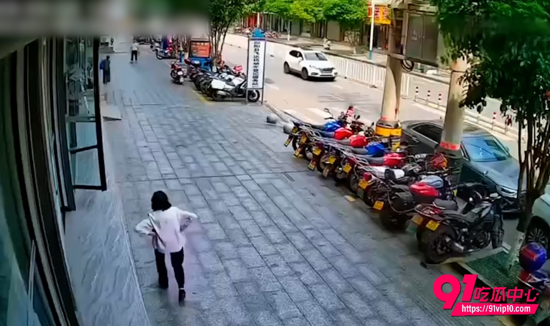 殴打老人4