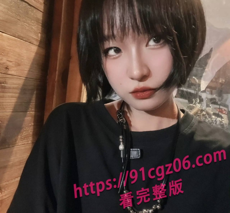 中南财经政法大学校花郑芸芸5.jpg