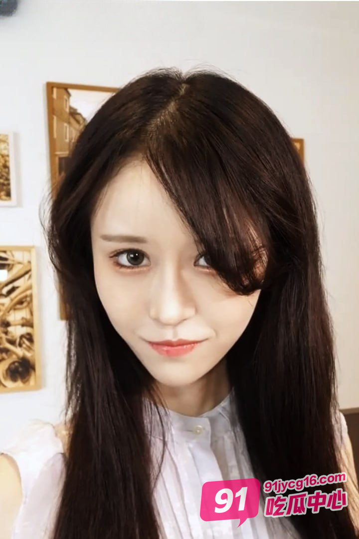 高颜值气质御姐李佳音 娇小身材每次抽插都伴随一声扑哧～ 配图