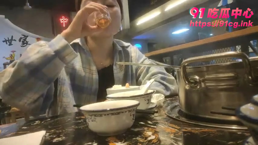 超经典撩妹教学 文静珠宝行业销售员被强推 “我真的什么都不干 就只是聊聊天”