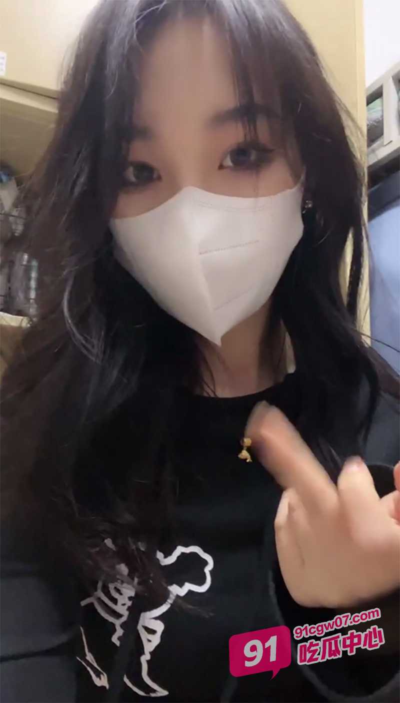 足控专属福利！草莓奶昔第一视角致命诱惑 性感嫩足肆意挑逗 属M小狗绝对值得一撸！