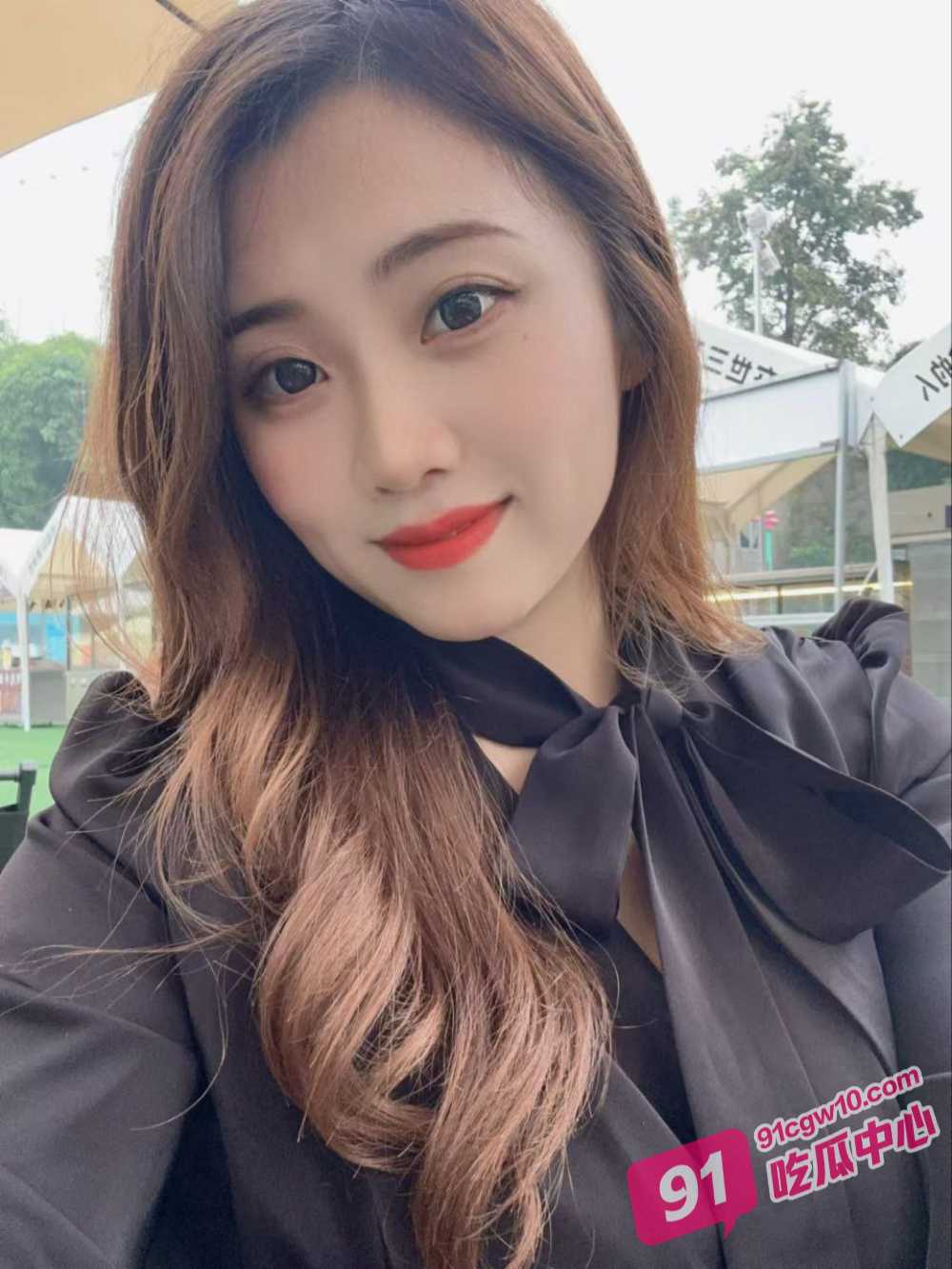 浙江富少重金圈养教师林蕊欣 良家人妻自毁形象甘为主人胯下母狗舔鞋含屌 配图2
