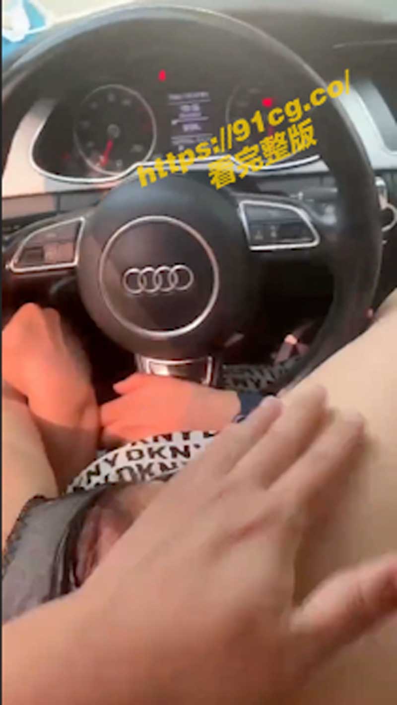 陕西飙哥用逼开车 奇女子脚开倒入驾驶座 让男人边开车边摩擦插搅湿逼