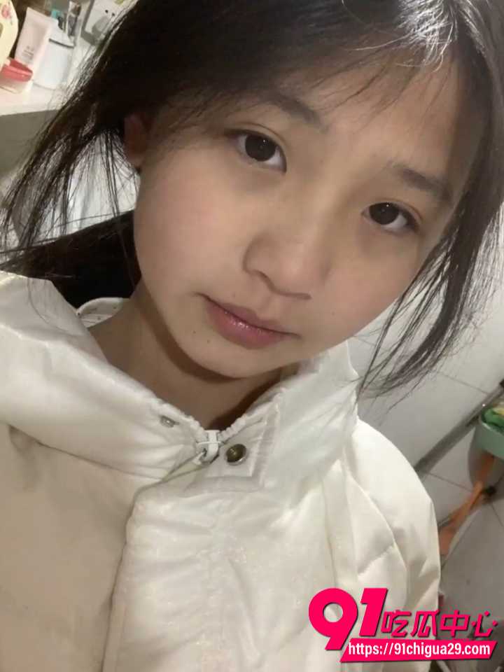 白嫩学生妹张可依和男友性爱视频流出2