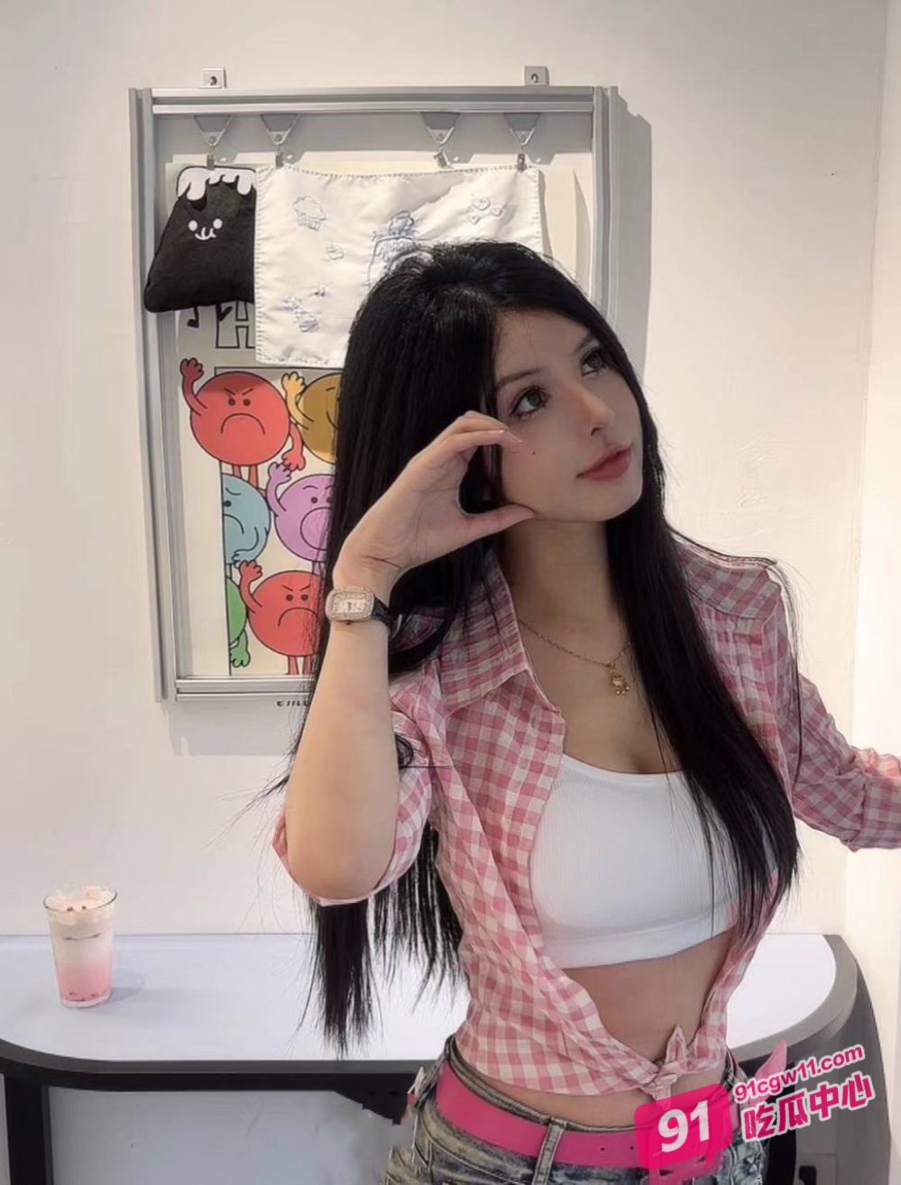 第一视角爆操牛仔美臀 边操边拍打 这牛仔女郎太绝了 配图