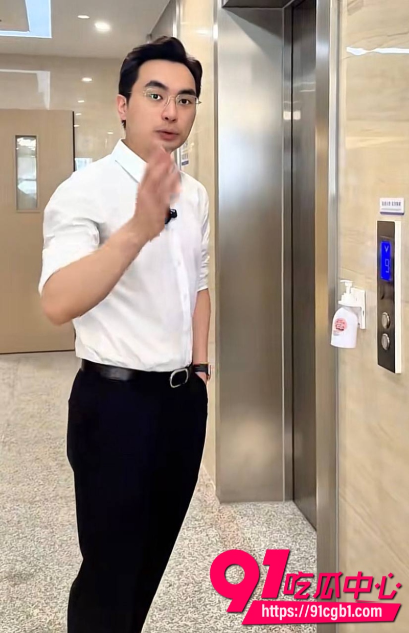 厦门大学附属中山医院医师许靖熠脚踏多条船被女友实名举报到工作单位29