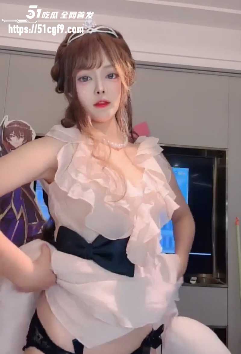 二次元福利姬张晚萌金主定制抠逼揉奶福利流出 6 拷贝