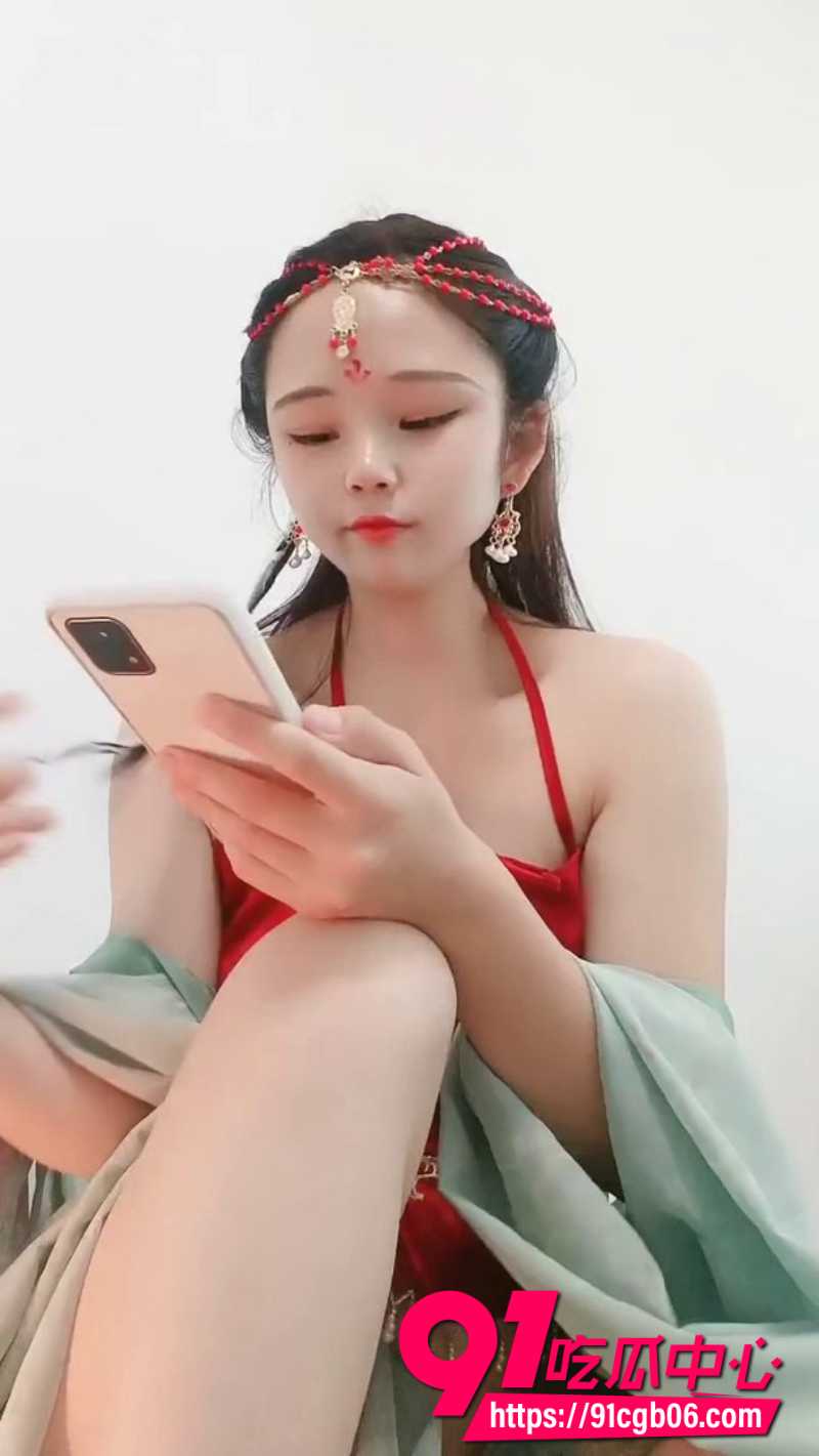 26岁肚兜红小奶妈直播自慰视频泄密粉嫩奶子挺翘诱人 轻轻一挤 白皙母乳喷涌而出
