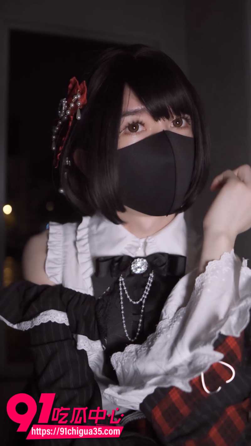 推特极品TS男娘xixiyaxixi户外露出自慰 在路边铁皮房子里撸管套弄大鸡巴