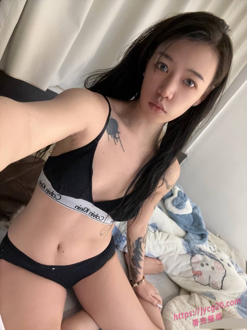 纹身小妹陈丽自慰私拍泄密 颜值与身材双重暴击！ 配图3