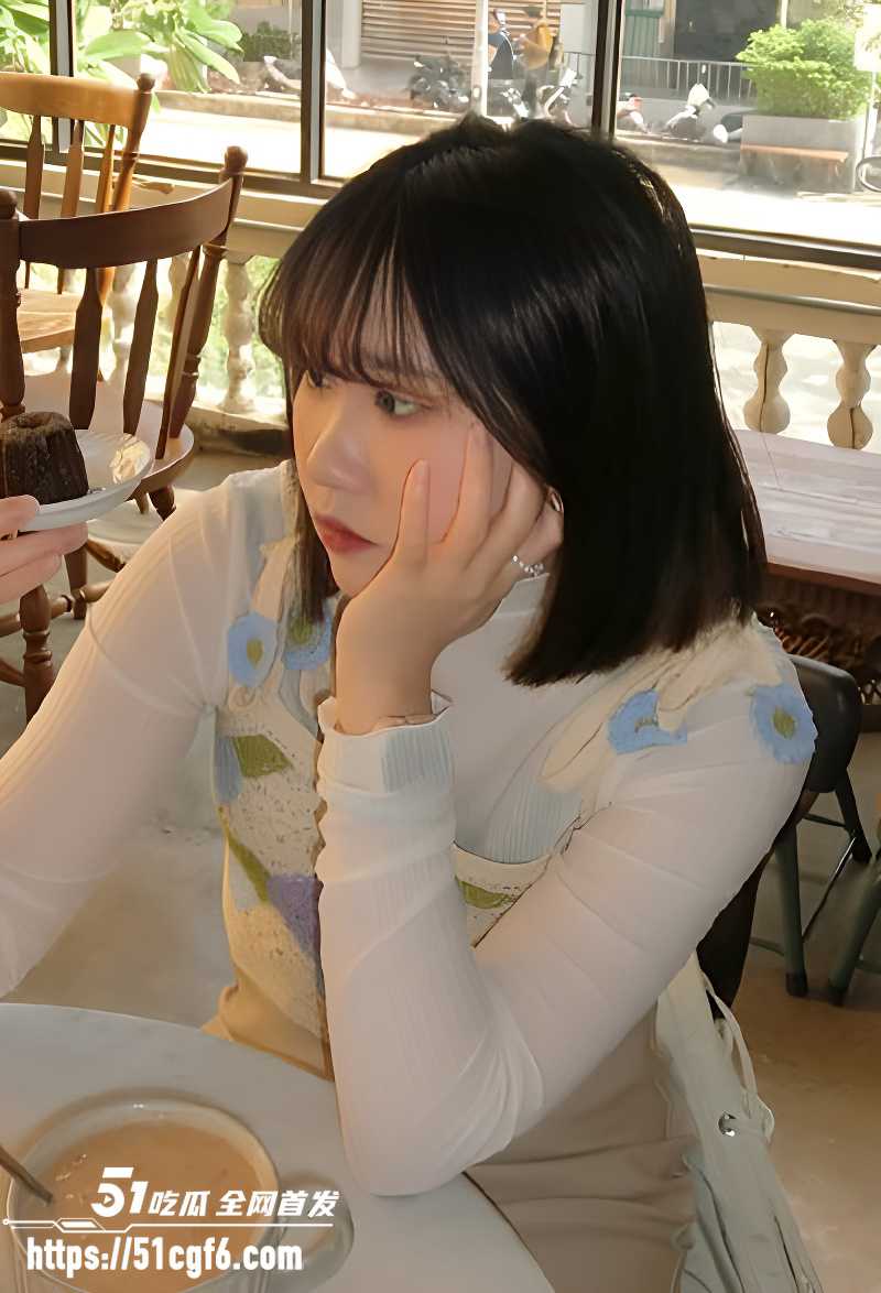约炮清纯大眼妹视频流出 1 约炮清纯大眼妹视频流出 1