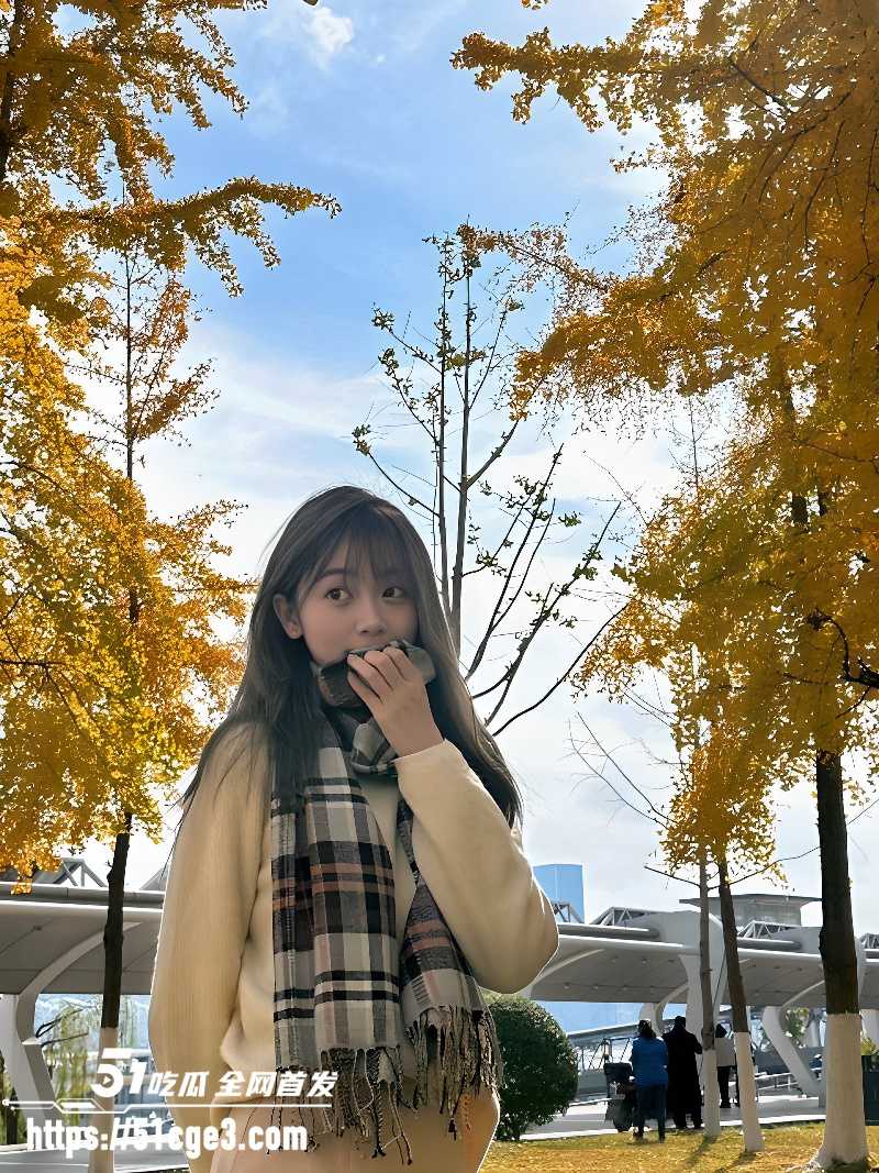 四川成都反差四眼学妹刘雨欣 1 四川成都反差四眼学妹刘雨欣 1