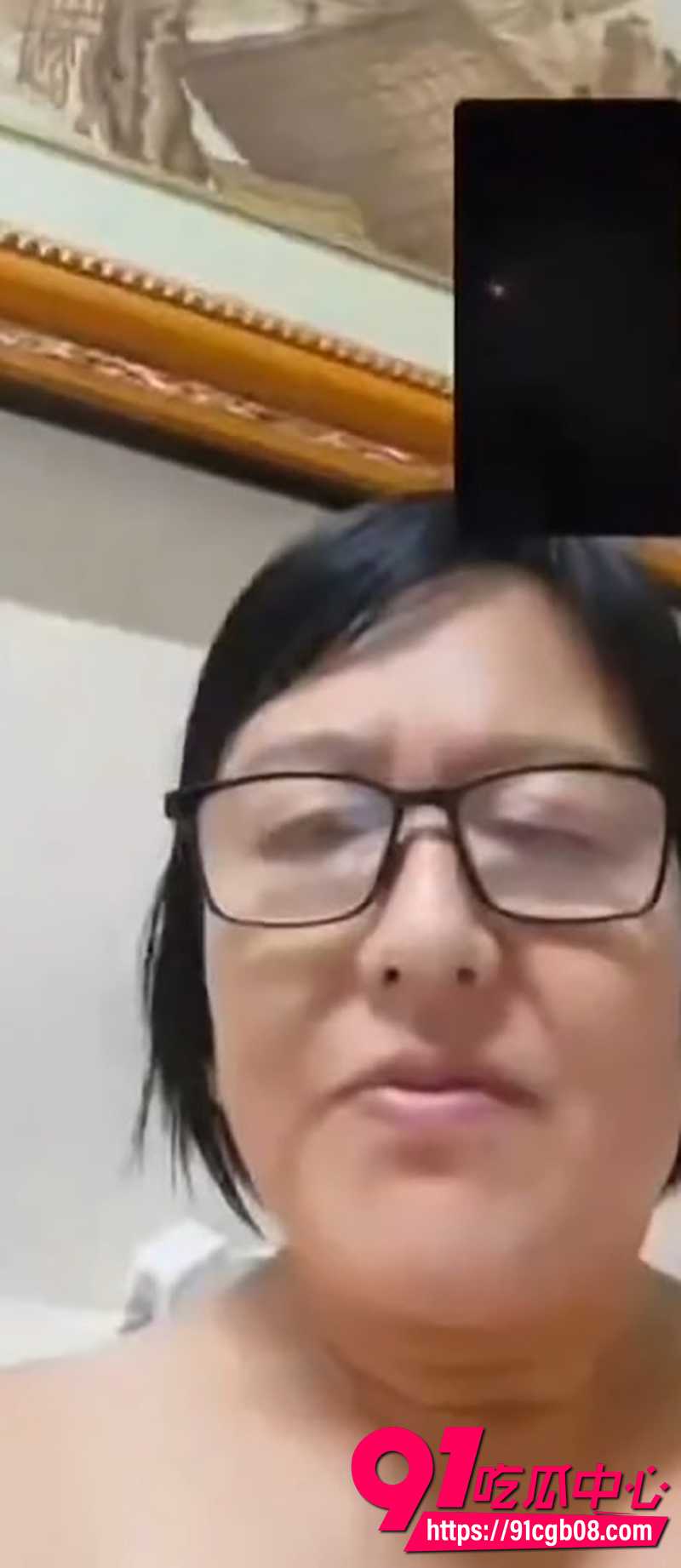 东营大姨热瓜 50岁熟女裸聊被小鲜肉录屏 全网曝光疯传!