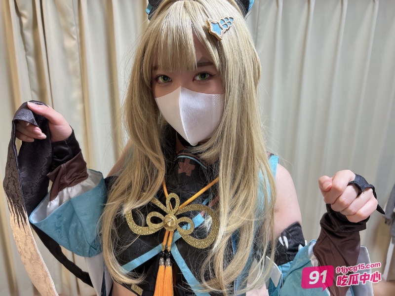 高颜值妹子cos原神绮良良遭金主后入！被猛男金主搞的淫水四溅！