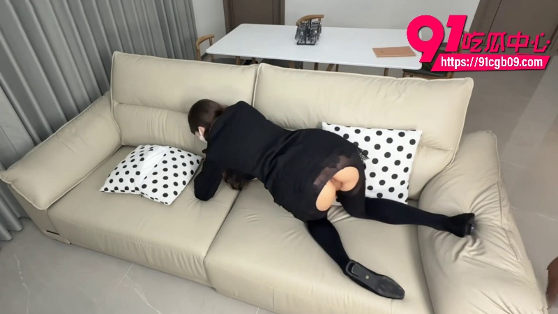 黑丝巨乳教师情深叉喔 黑丝巨乳教师情深叉喔