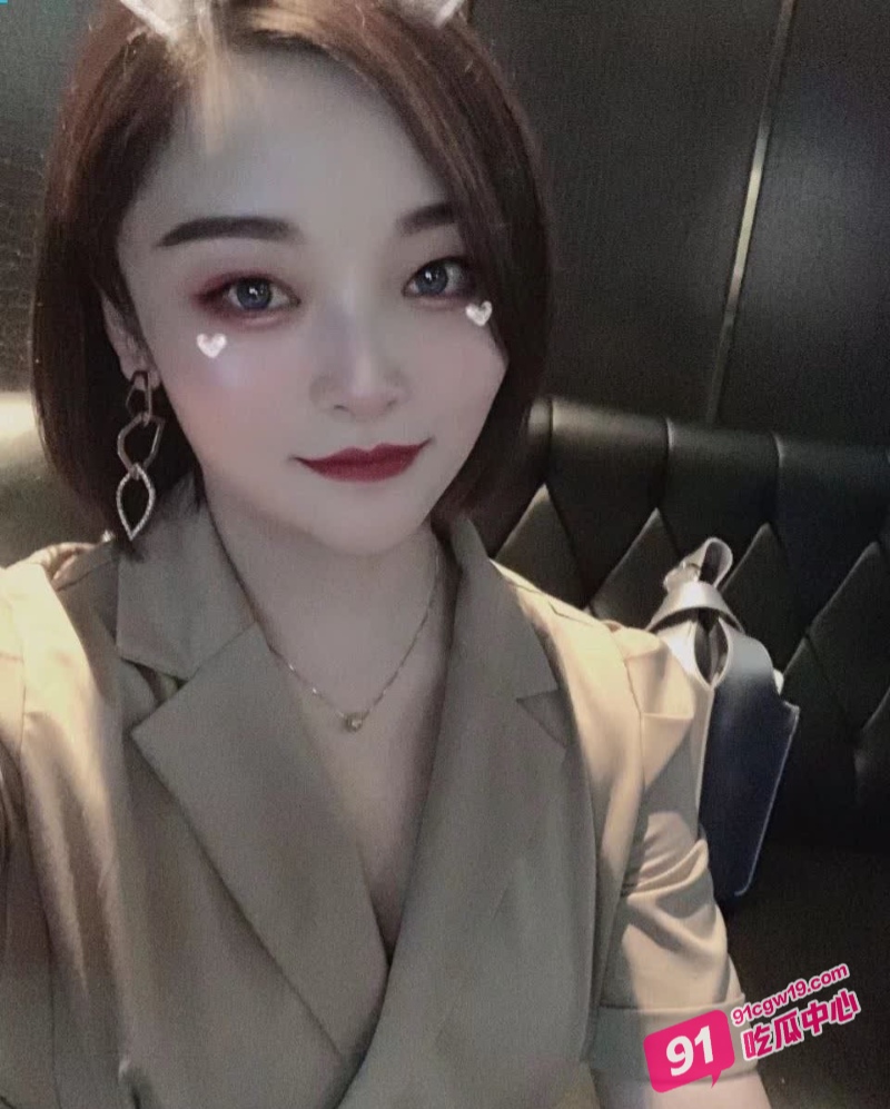 真实绿帽投稿自家老婆 自剪辑抖音风短片性爱视频 渴望得到羞辱 配图4