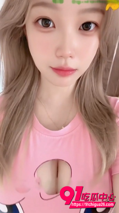 抖音巨乳女神苏非呀2 抖音巨乳女神苏非呀2