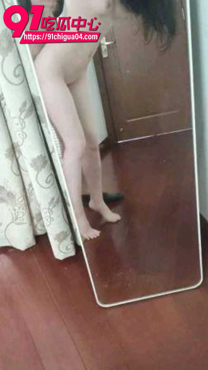 趁老婆睡觉，鬼父夜潜18岁女儿卧室，疯狂的蹂躏女儿嫩胸和嫩穴9