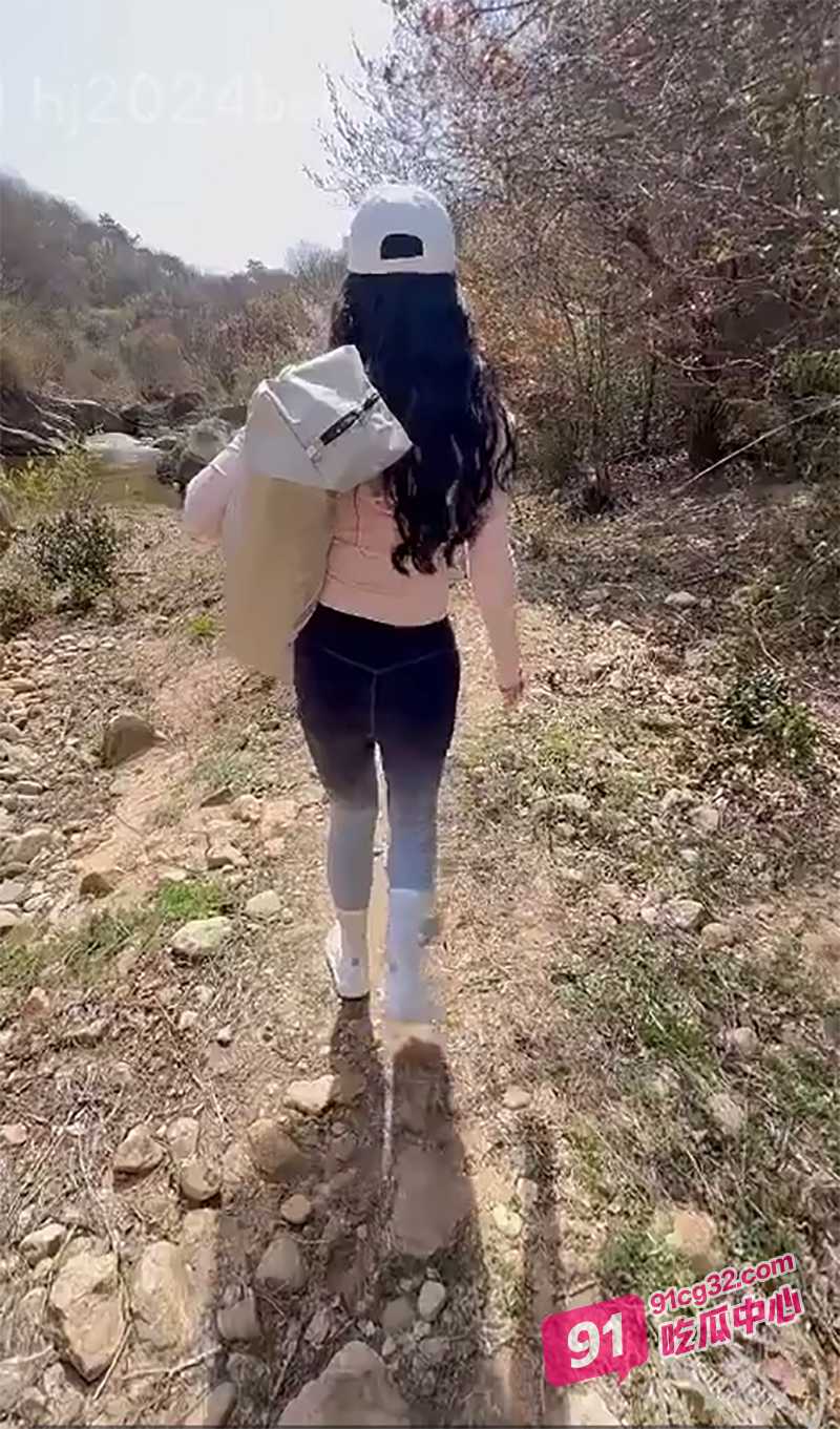会喷水的亲姐姐 户外营潮喷内射 扩阴器眼看见精液流向子宫！ 配图