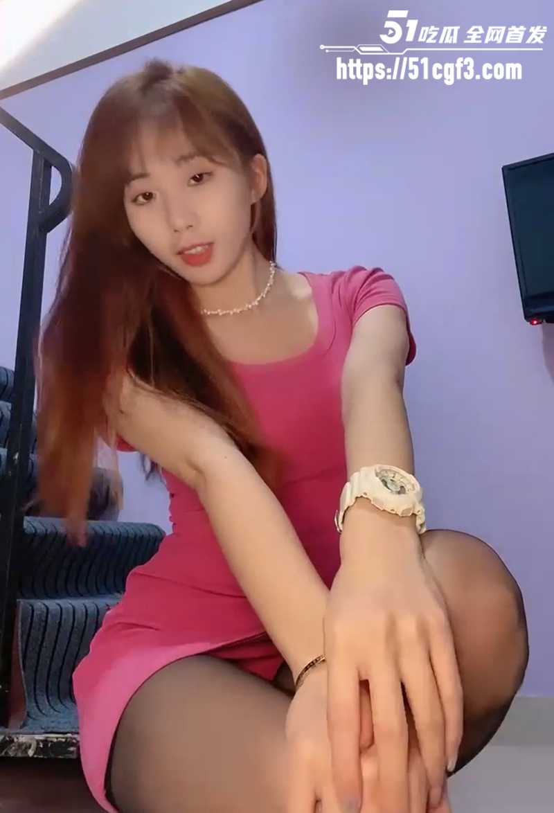 性感黑丝包臀裙模特性爱视频流出 1 拷贝