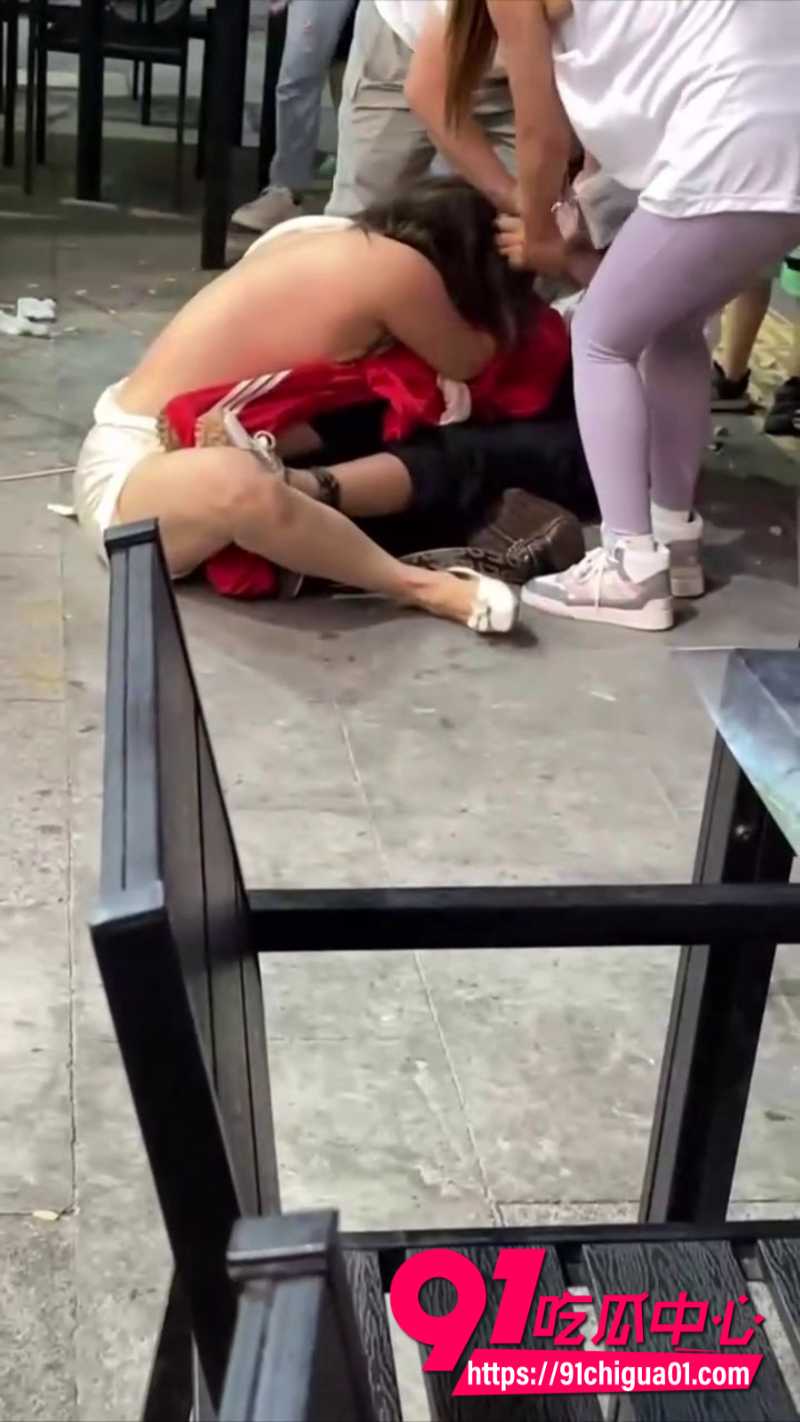 原配怒打小三6